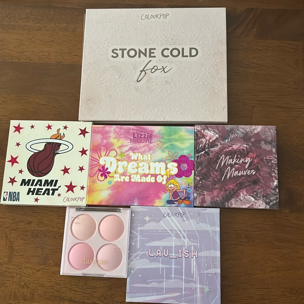 Bunch of Colourpop eyeshadow palette set!!!